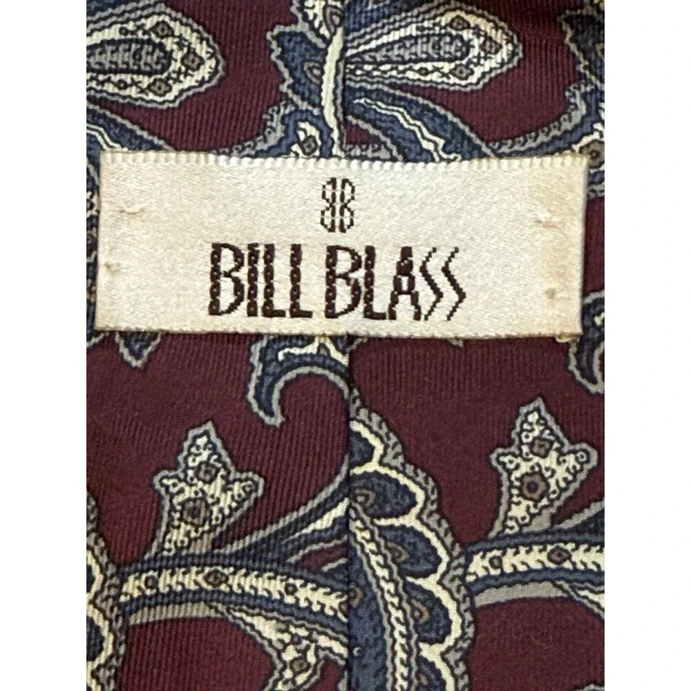 Bill Blass Made USA 100% Silk Tie Burgundy Paisley Designer Executive Classic